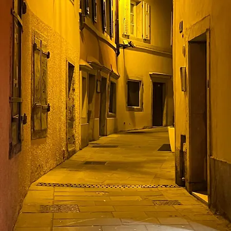 Apartment Habemus Loft -the Circle Raffinato Ed Esclusivo Art-loft Open Space Nel Cuore Storico Pedonale Di