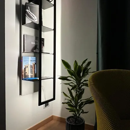 Habemus Loft -the Circle Raffinato Ed Esclusivo Art-loft Open Space Nel Cuore Storico Pedonale Di Apartamento Trieste