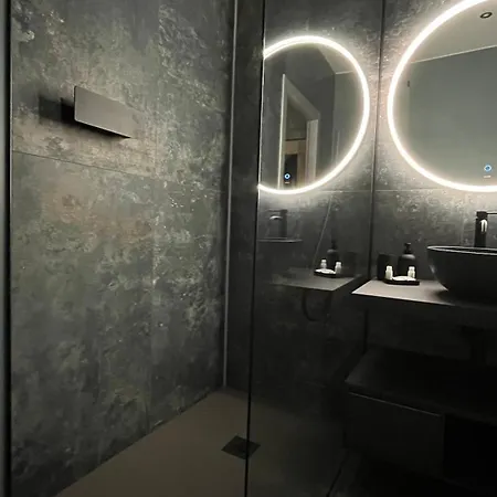 Habemus Loft -the Circle Raffinato Ed Esclusivo Art-loft Open Space Nel Cuore Storico Pedonale Di * Triest