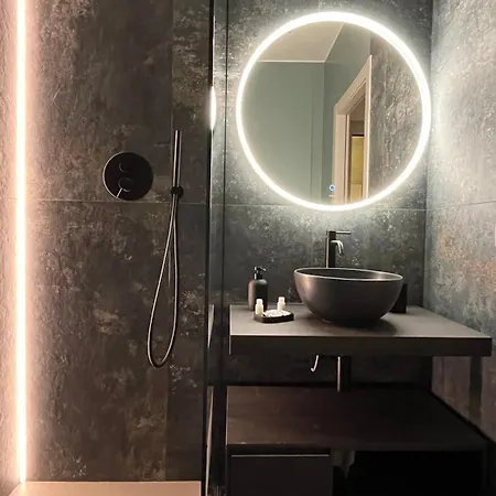 Apartment Habemus Loft -the Circle Raffinato Ed Esclusivo Art-loft Open Space Nel Cuore Storico Pedonale Di