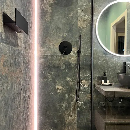 Habemus Loft -the Circle Raffinato Ed Esclusivo Art-loft Open Space Nel Cuore Storico Pedonale Di Apartman