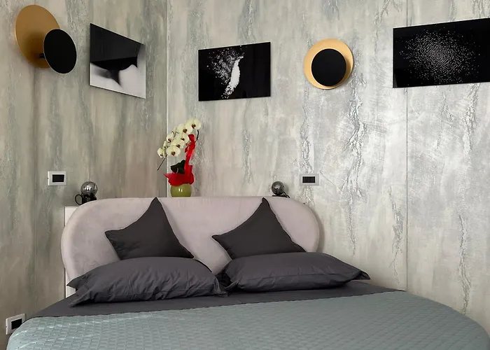 Habemus Loft -the Circle Raffinato Ed Esclusivo Art-loft Open Space Nel Cuore Storico Pedonale Di Trieste