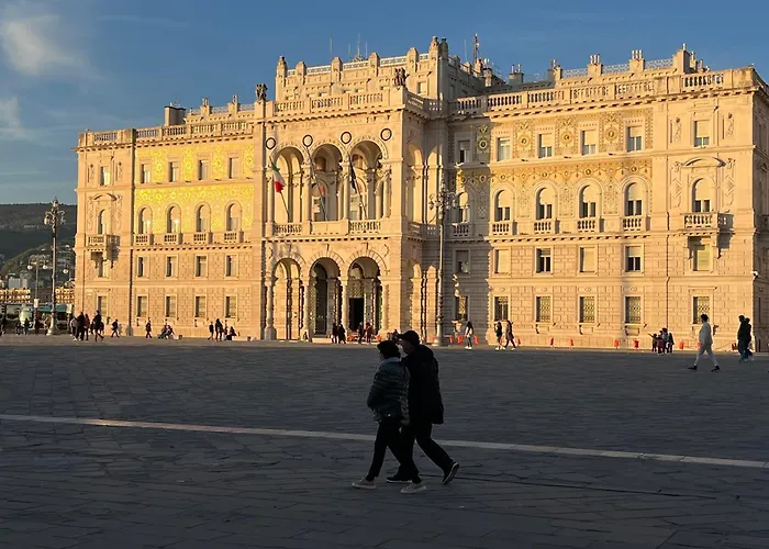 Habemus Loft -the Circle Raffinato Ed Esclusivo Art-loft Open Space Nel Cuore Storico Pedonale Di Appartement Trieste