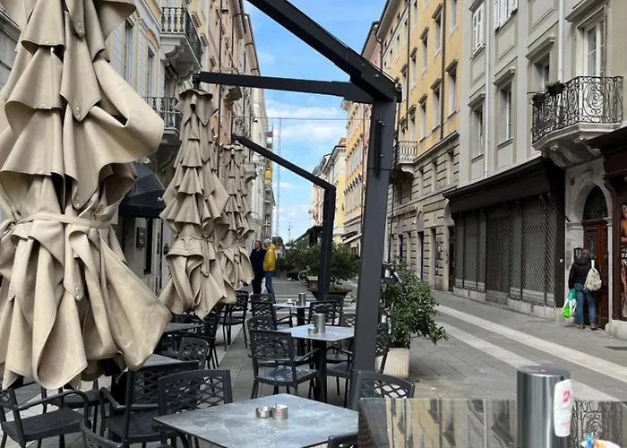 Habemus Loft -the Circle Raffinato Ed Esclusivo Art-loft Open Space Nel Cuore Storico Pedonale Di